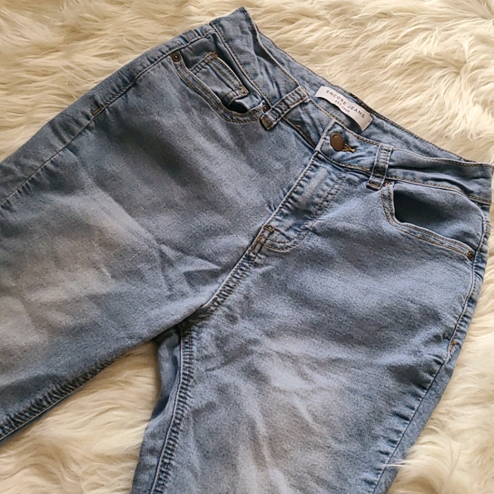 High waisted jeans